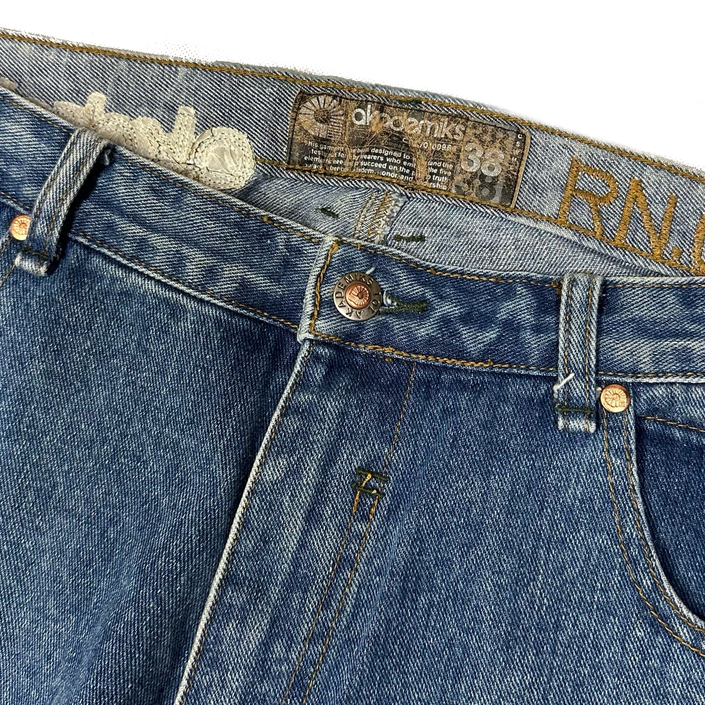 Akademiks Spellout Embroidered Letter Jeans (W38)