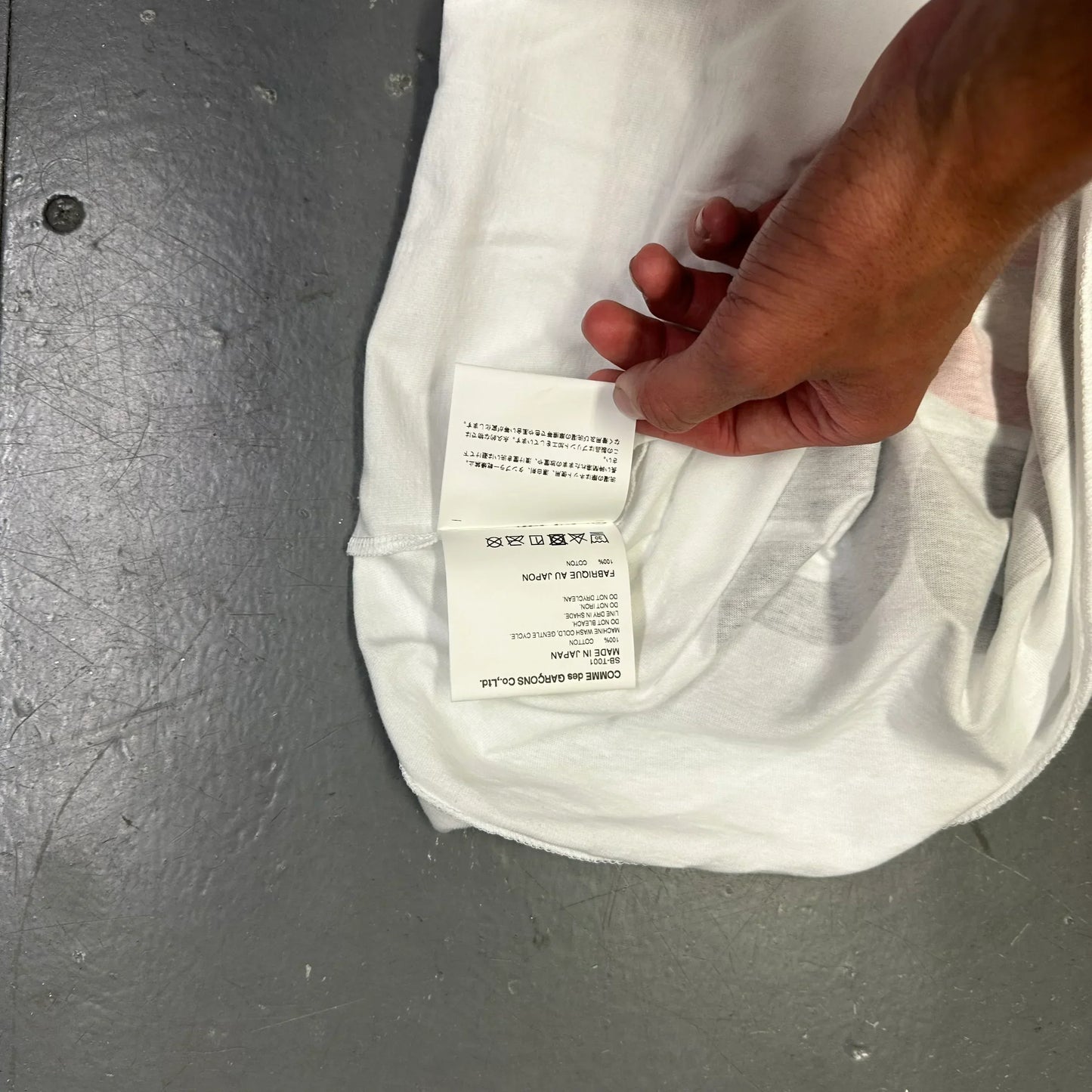 Commes Des Garçons Parfums T-Shirt In White ( L ) - 1036 Emporium