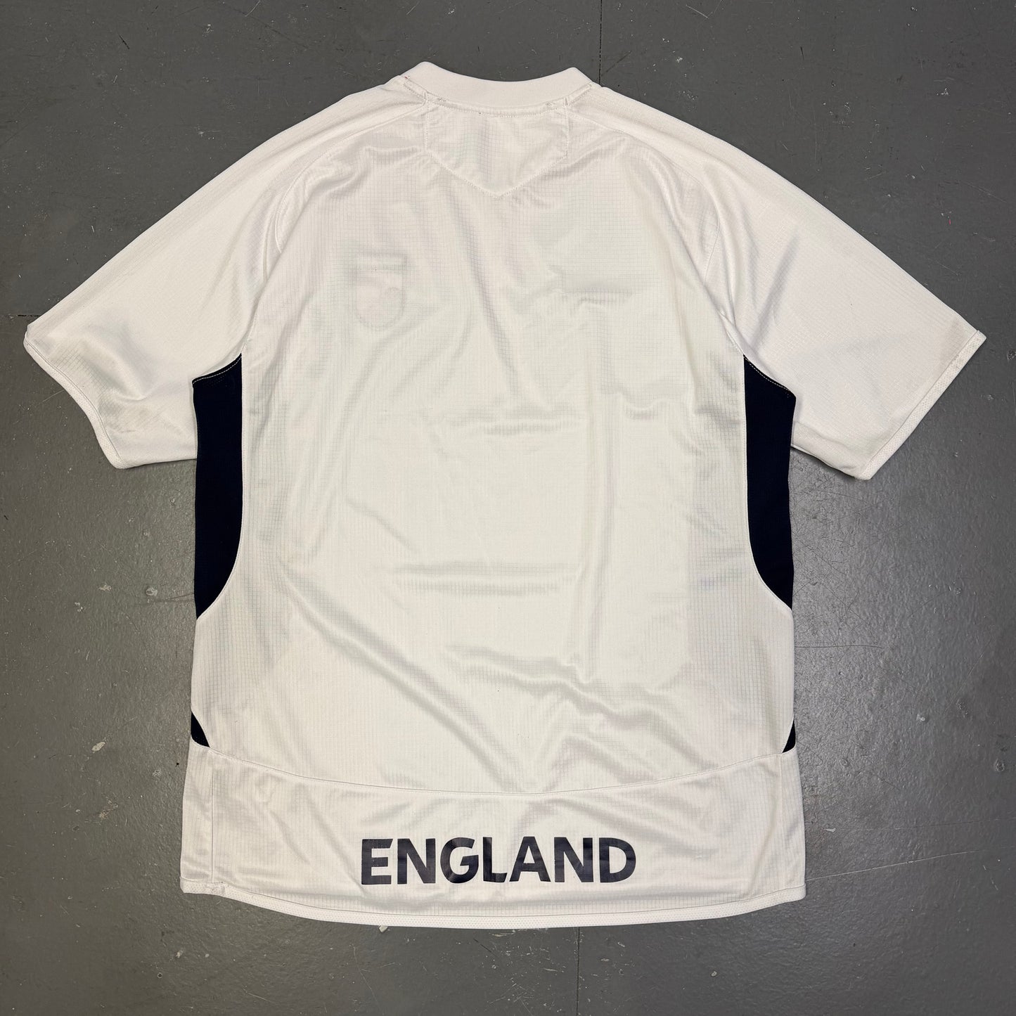 Umbro 2004/05 England Training Shirt In White (L)