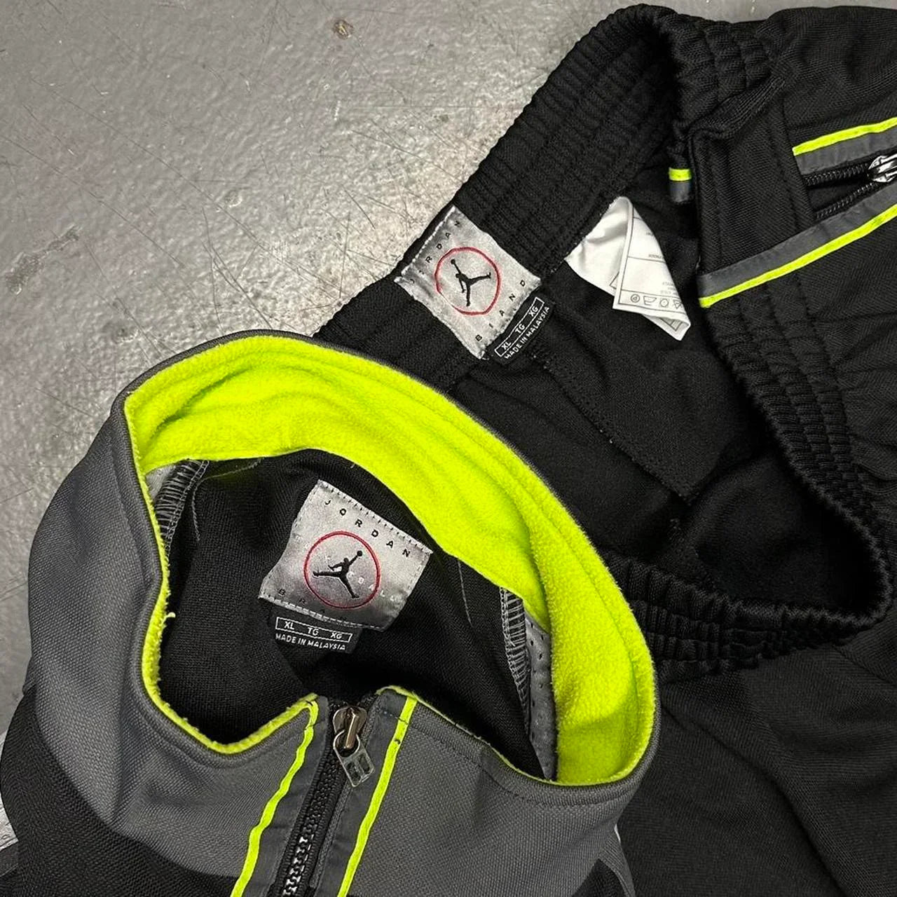 Jordan Nylon Tracksuit ( XL ) - 1036 Emporium