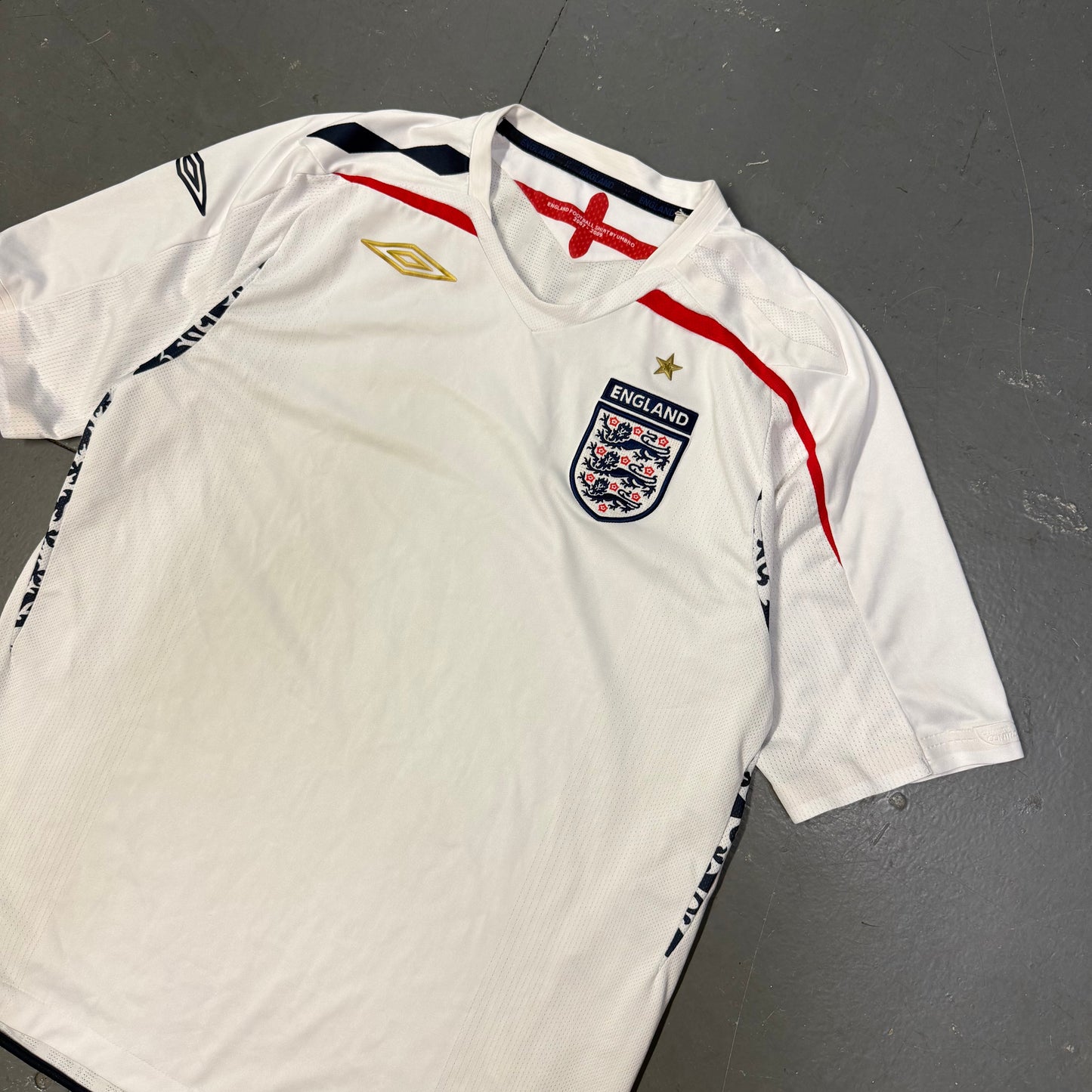 Umbro 2007/09 England Shirt In White (L)