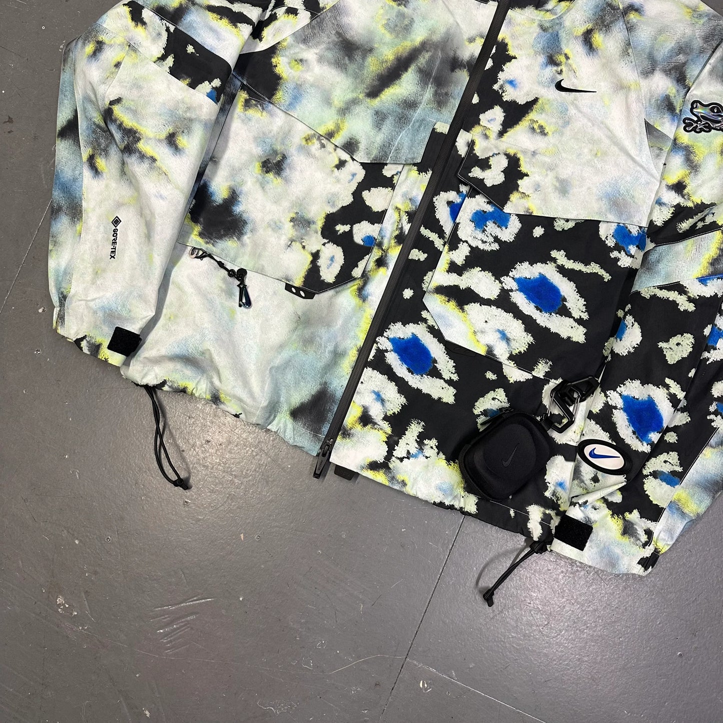 ARCHIVE Nike Nocta Opal Jacket In White ( L )