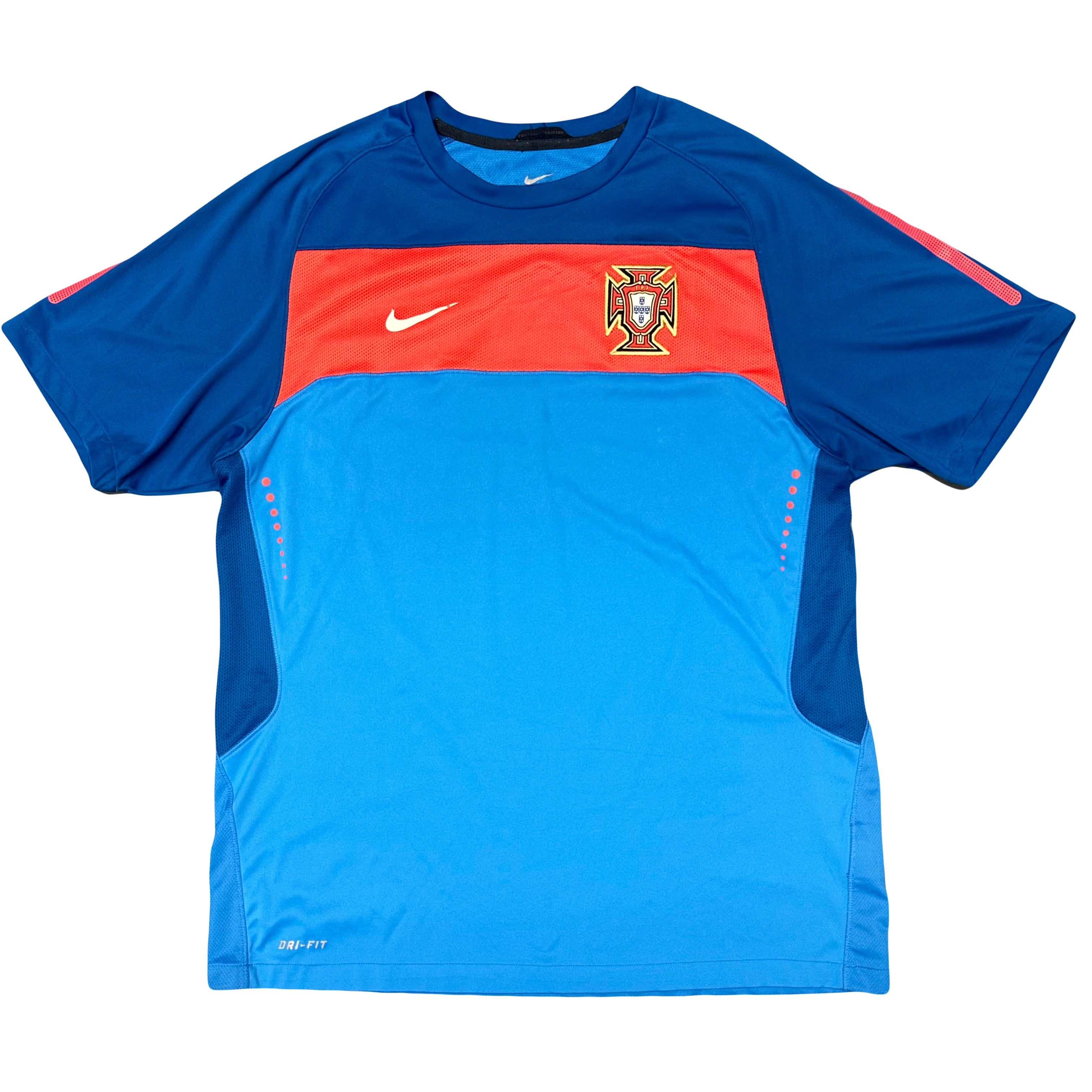 Nike 2010/11 Portugal Training Shirt ( L )