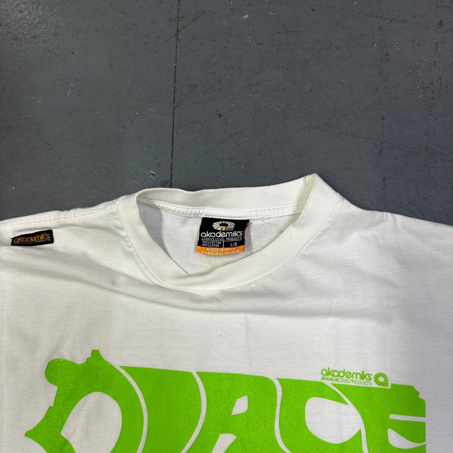 Akademiks Peace Shirt In White & Green ( L )