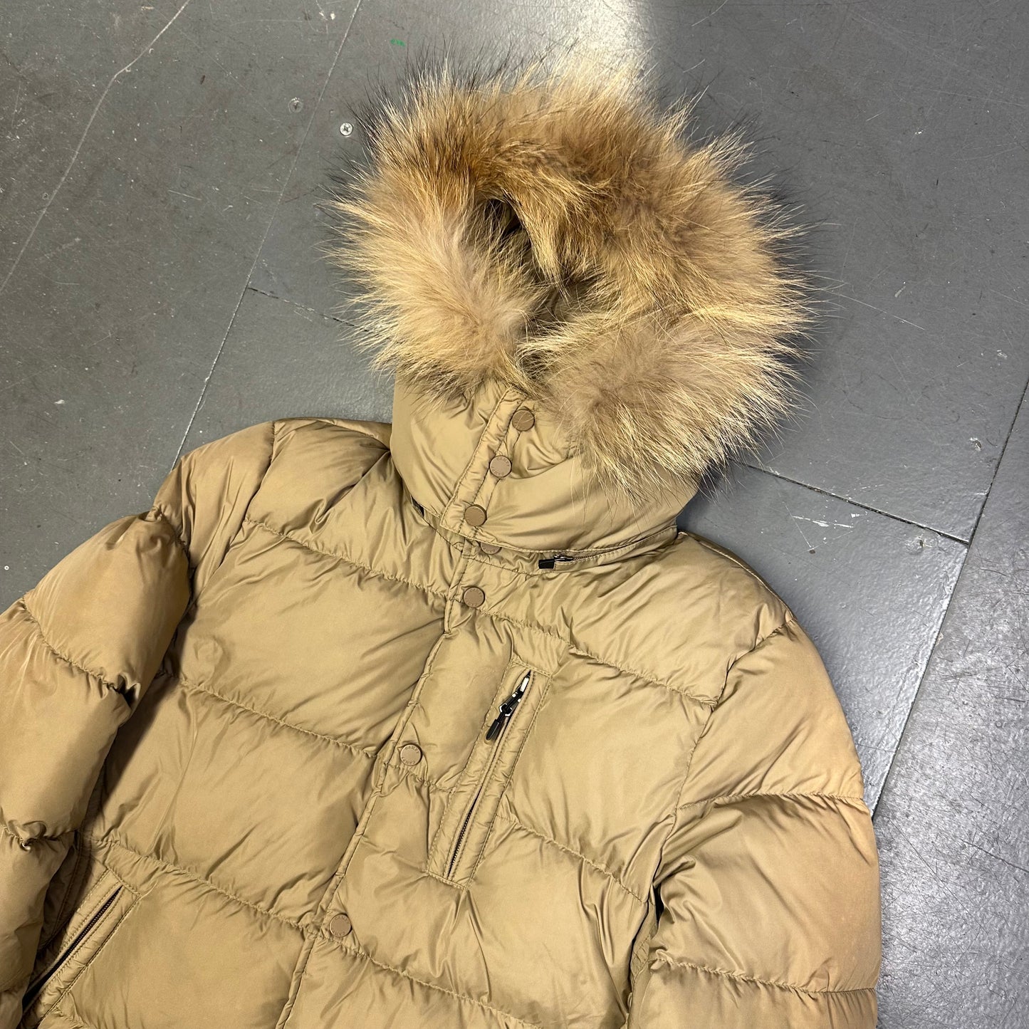 Camp 7 Fur Hood Puffer Jacket In Beige (M)
