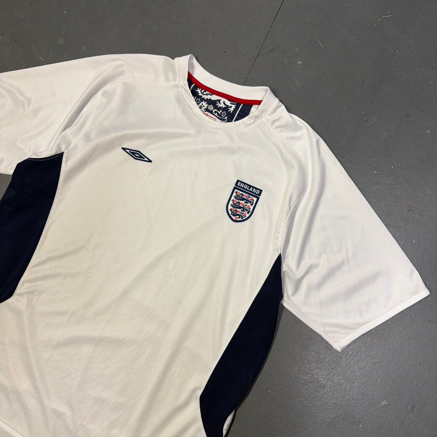 Umbro 2004/05 England Training Shirt In White (L)
