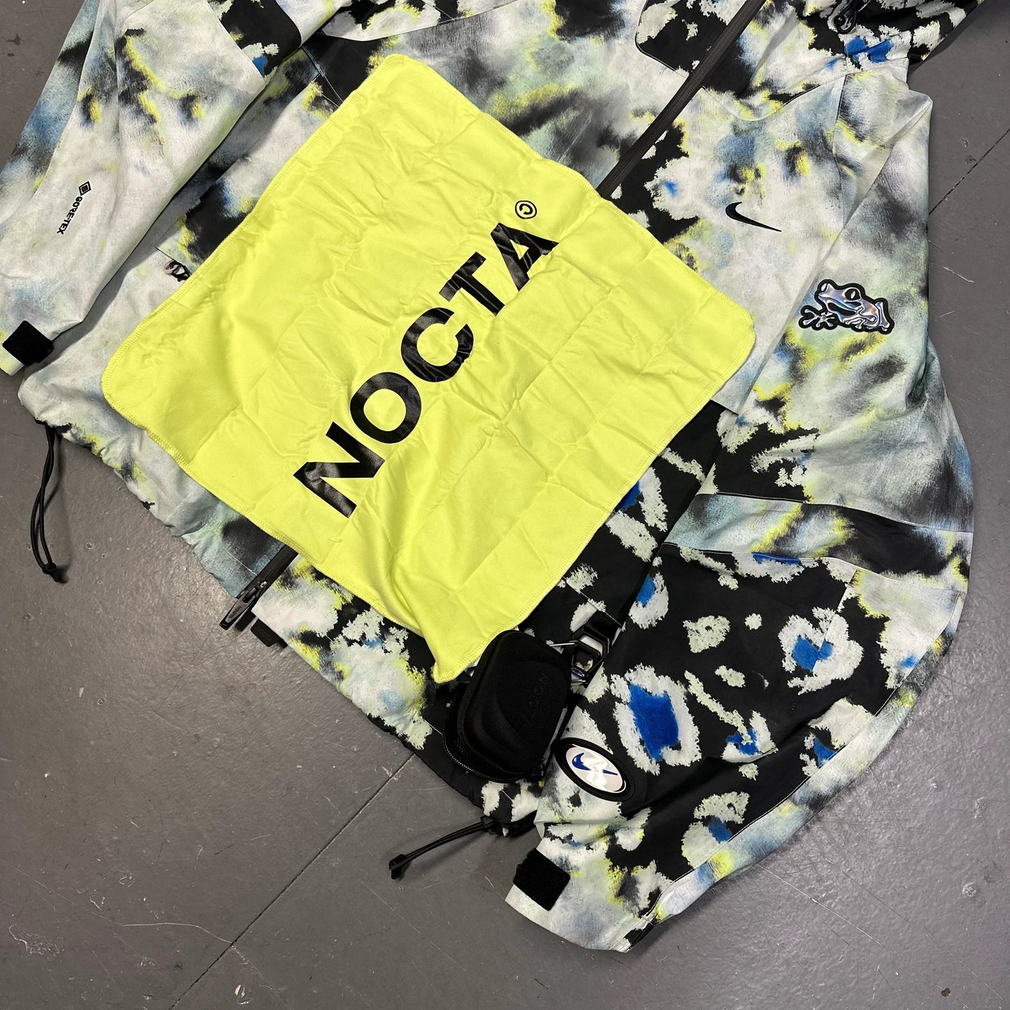 ARCHIVE Nike Nocta Opal Jacket In White ( L )