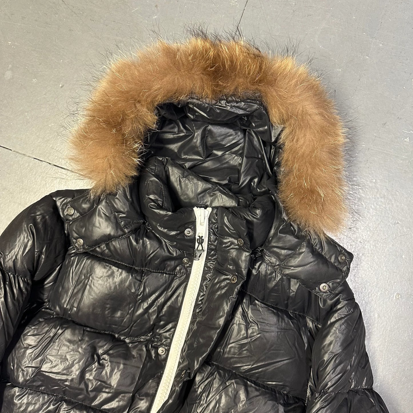 Camp 7 Fur Hood Puffer Jacket In Black (XL)