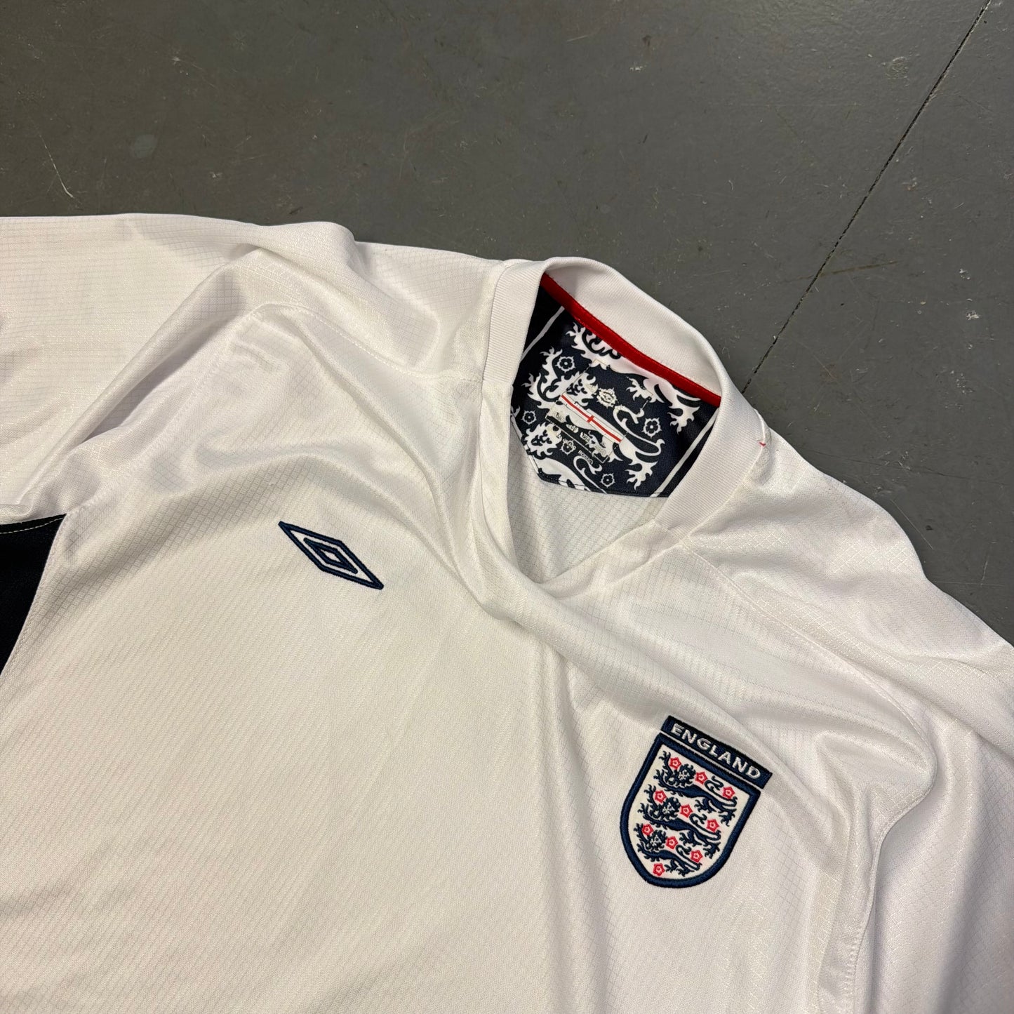 Umbro 2004/05 England Training Shirt In White (L)