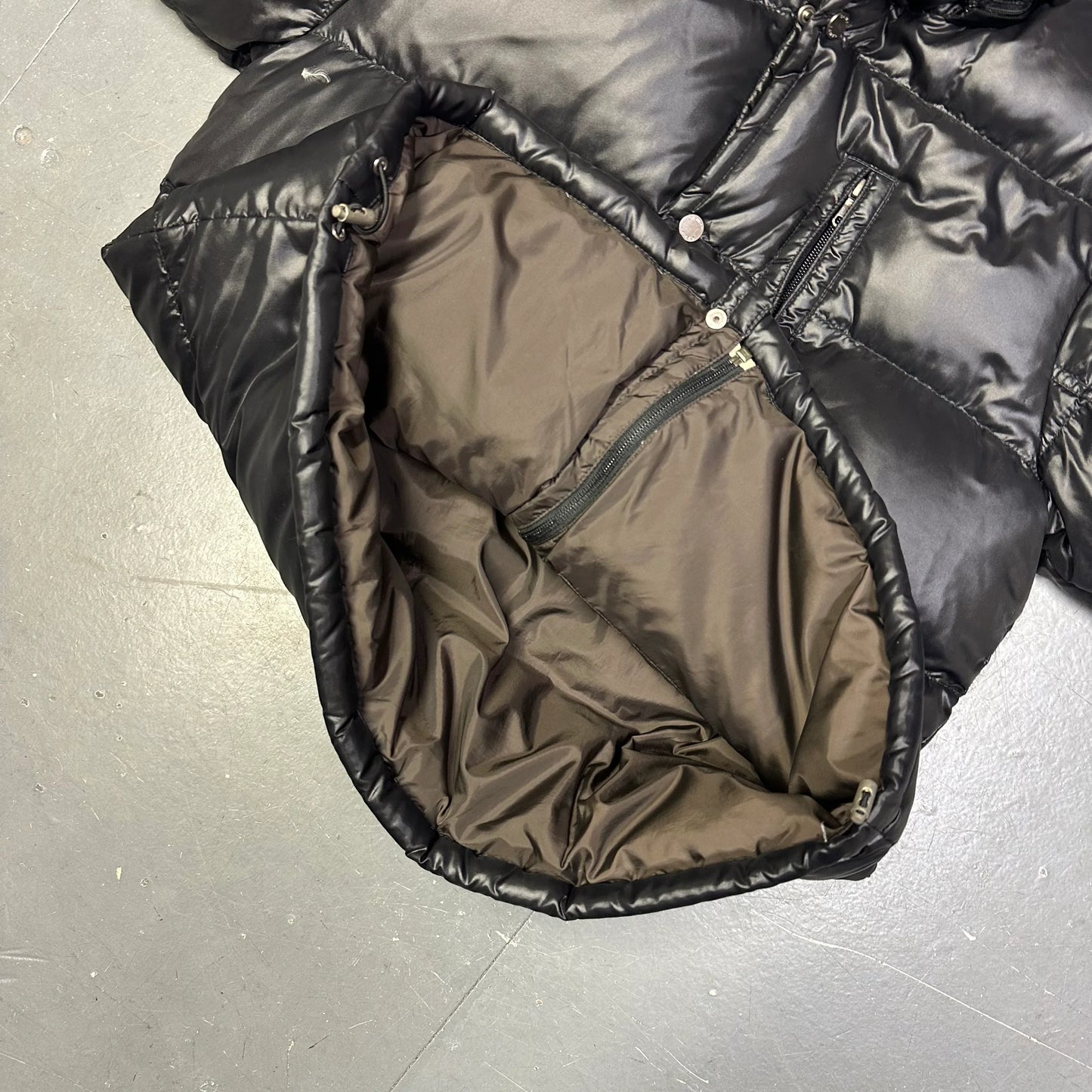 Camp 7 Fur Hood Puffer Jacket In Black (XL)