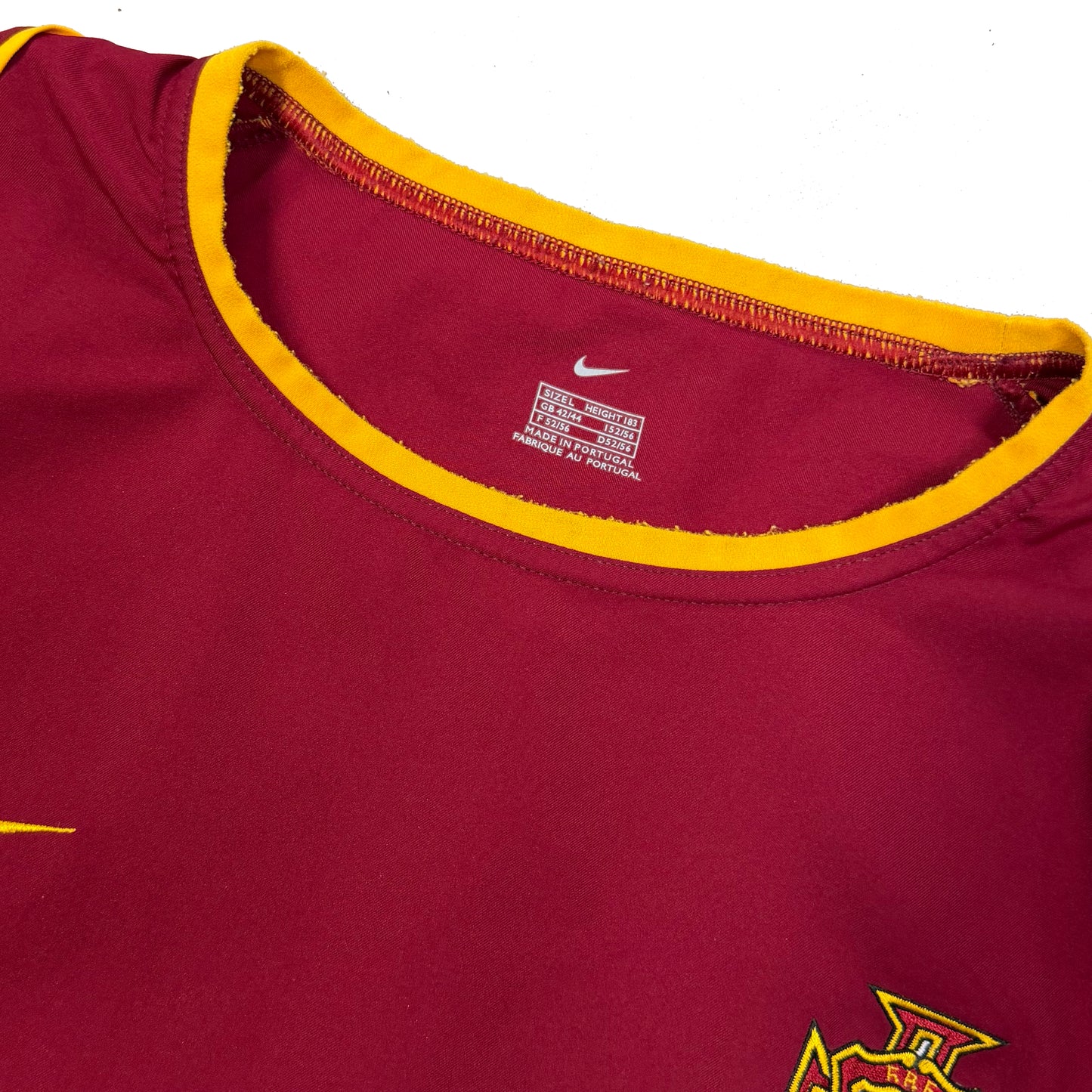 Nike Portugal 2002/04 Shirt In Red (L)
