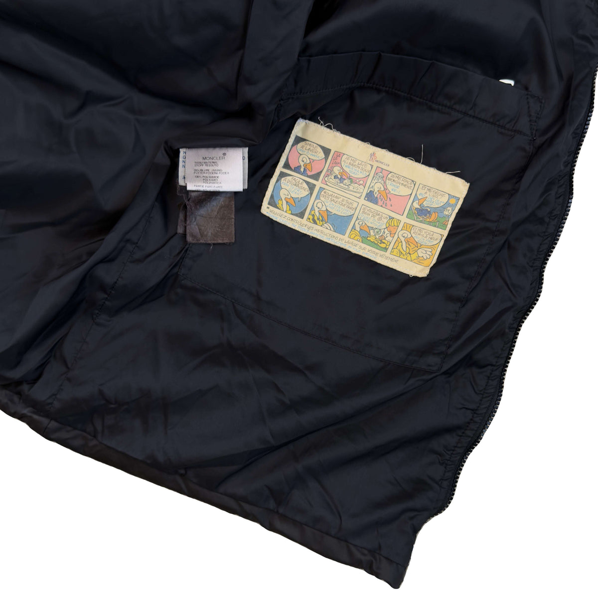 Moncler Puffer Jacket In Black (M)