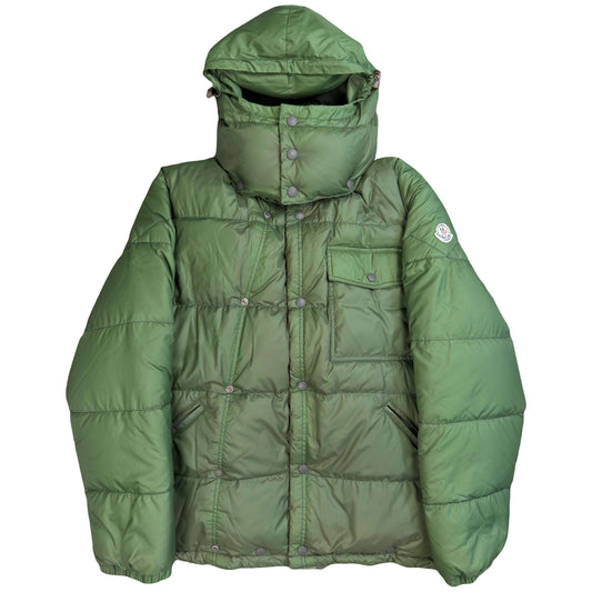 Moncler Puffer Jacket In Green (M)